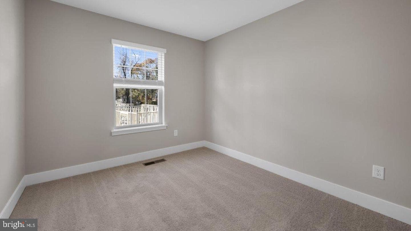 367 Hackley Drive photo 27