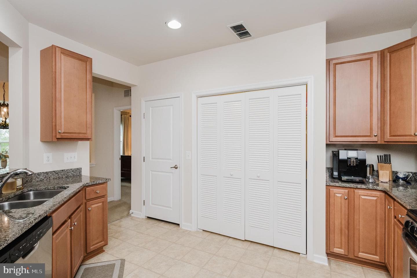 303 Lothian Way #303 photo 25