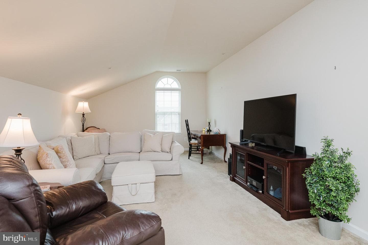 303 Lothian Way #303 photo 33