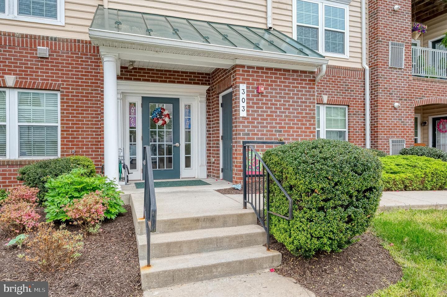303 Lothian Way #303 photo 39