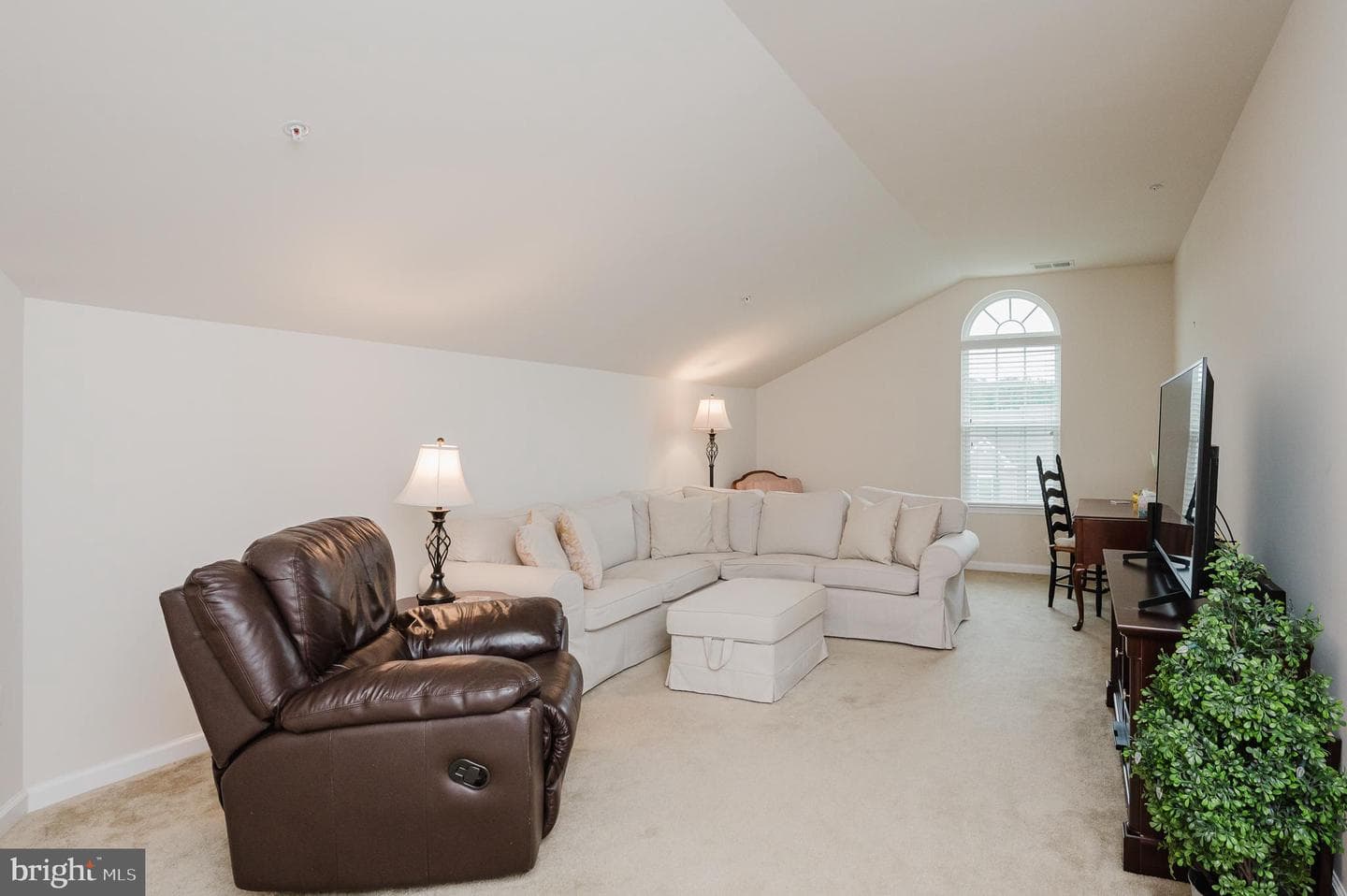 303 Lothian Way #303 photo 7