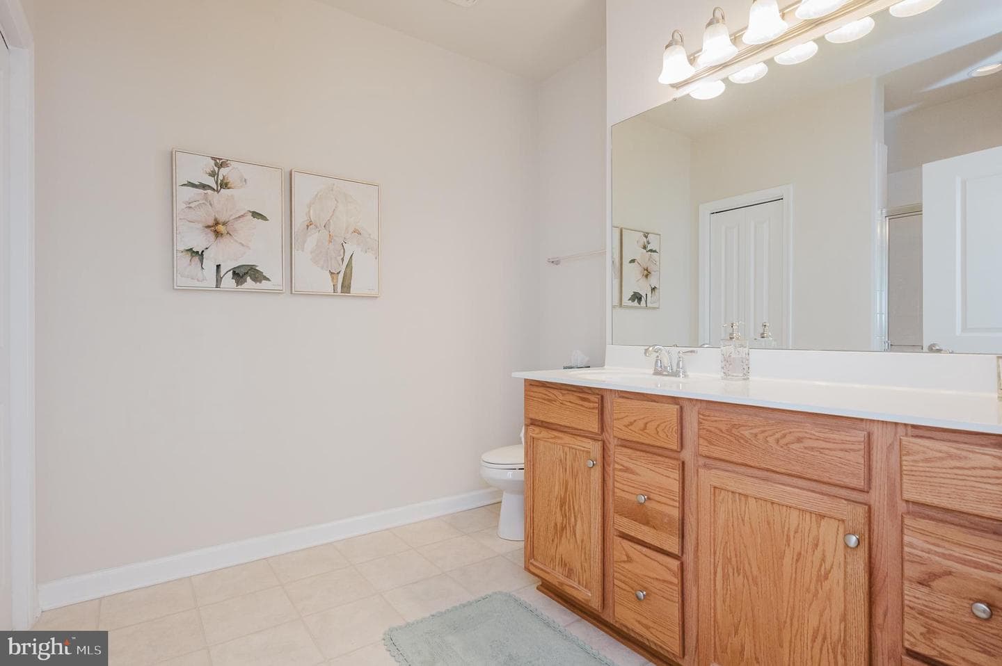 303 Lothian Way #303 photo 9