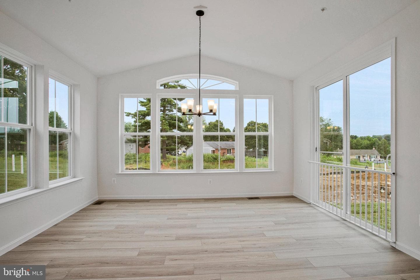 1618 Shady Tree Court photo 12