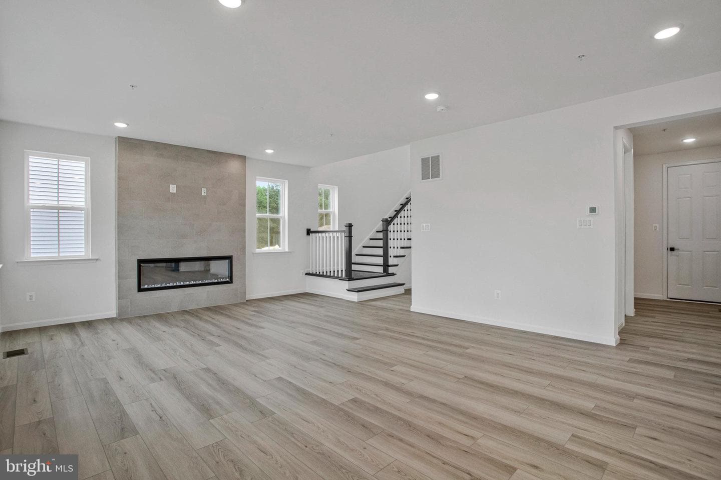 1618 Shady Tree Court photo 7