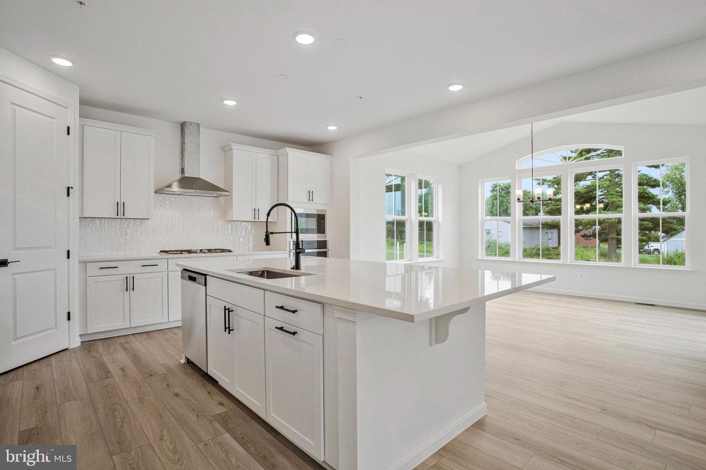 1618 Shady Tree Court photo 9