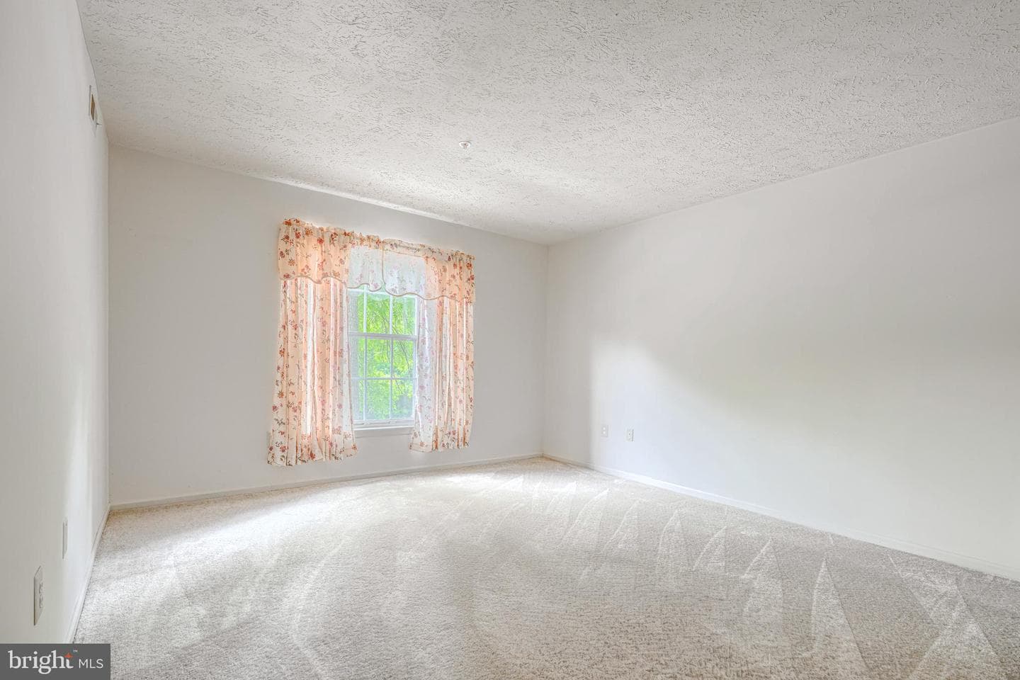 902 Jessicas Lane #902-E photo 24