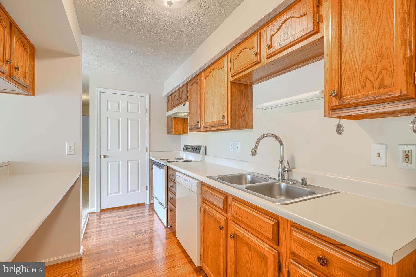902 Jessicas Lane #902-E photo 6