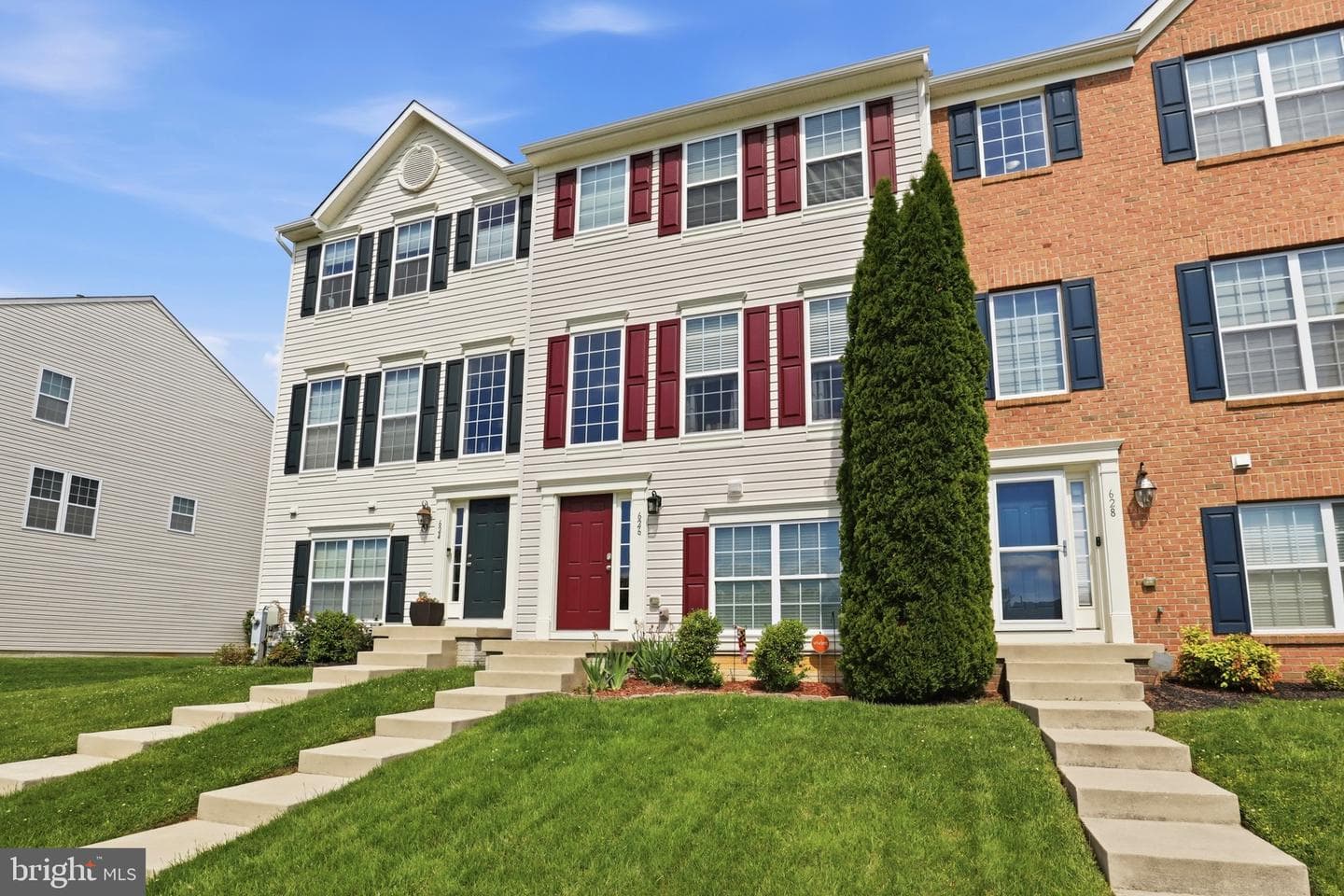 626 Snowberry Way photo 3