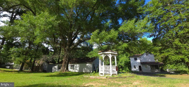 337 N Earlton Road photo 5