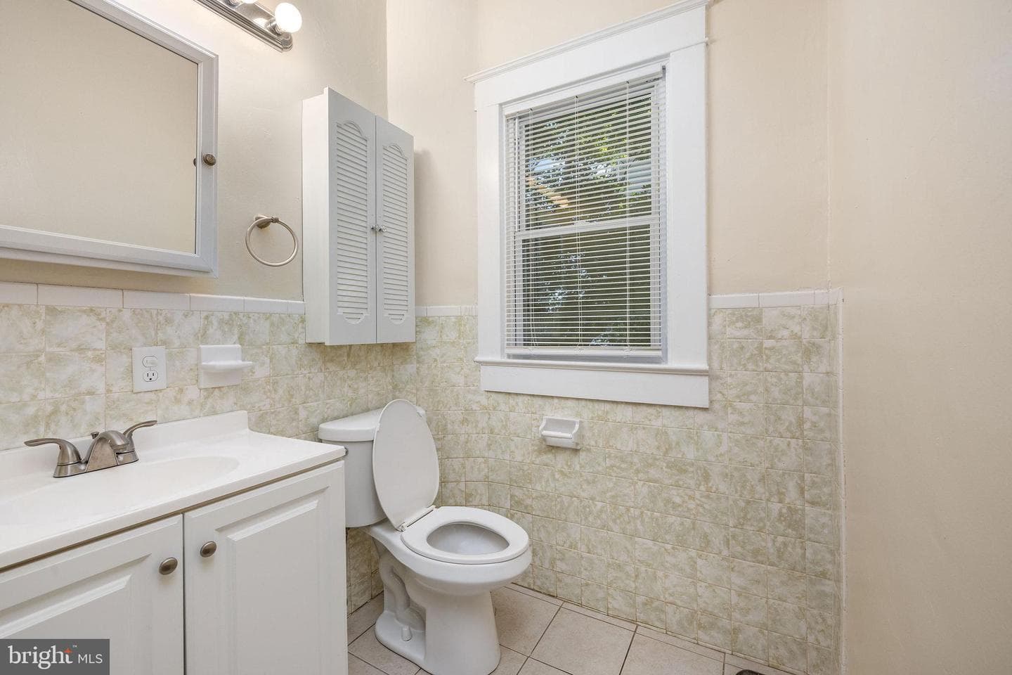 729 Revolution St photo 14