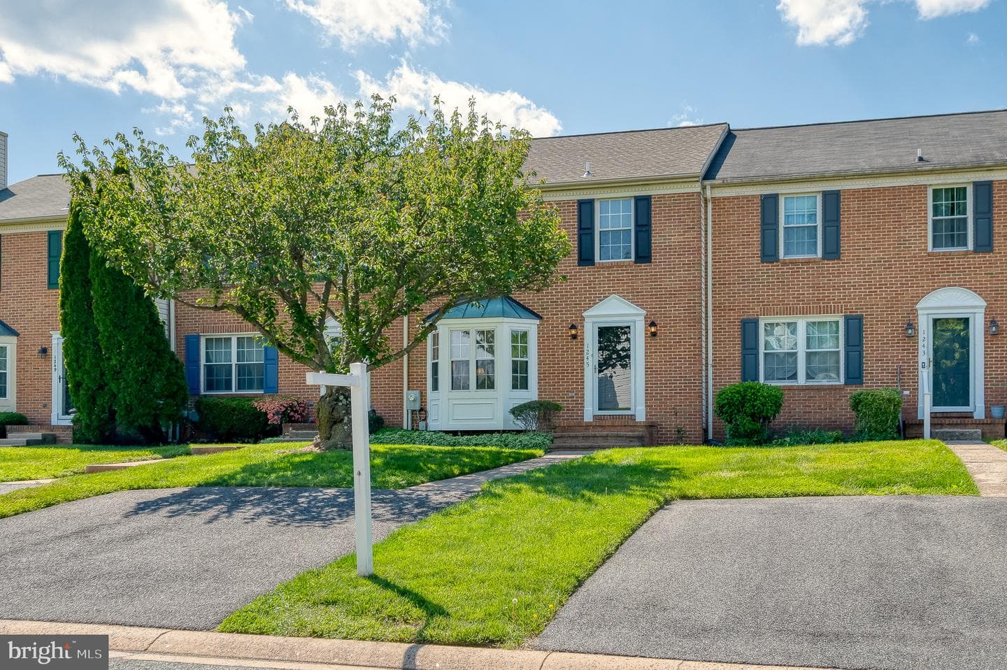 1245 Athens Court photo 3