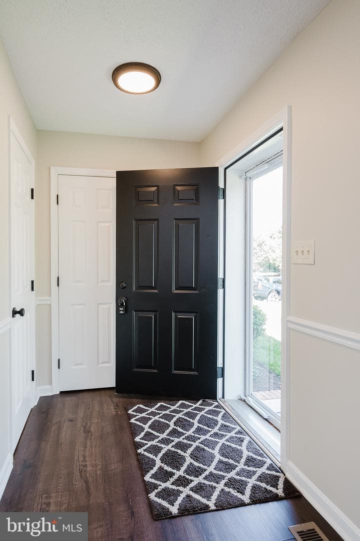 1245 Athens Court photo 5