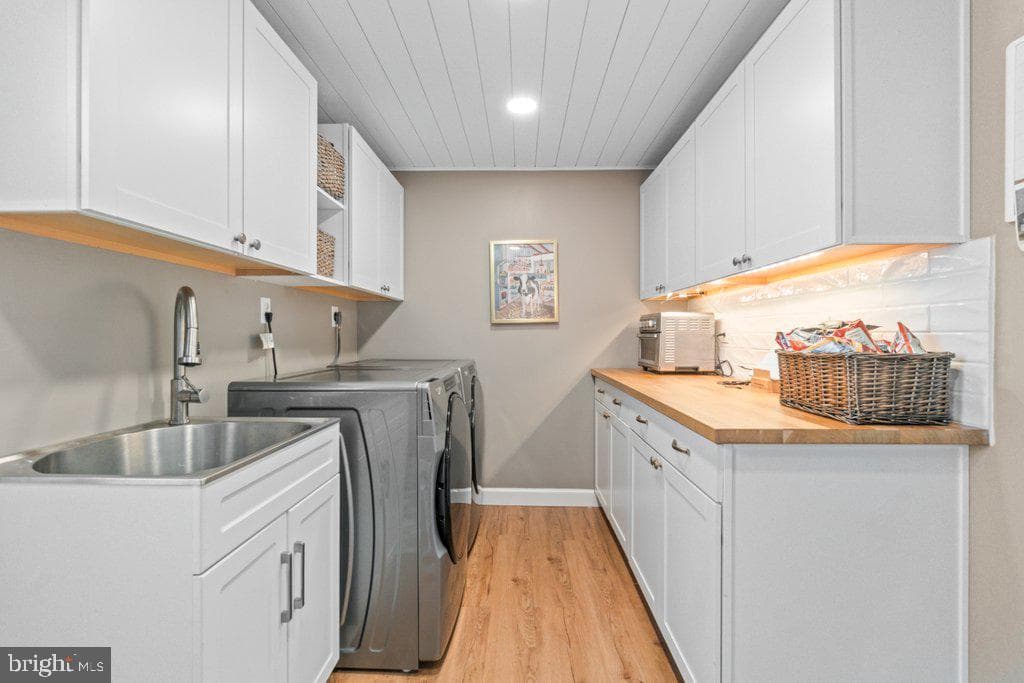 703 Macphail Court N photo 28