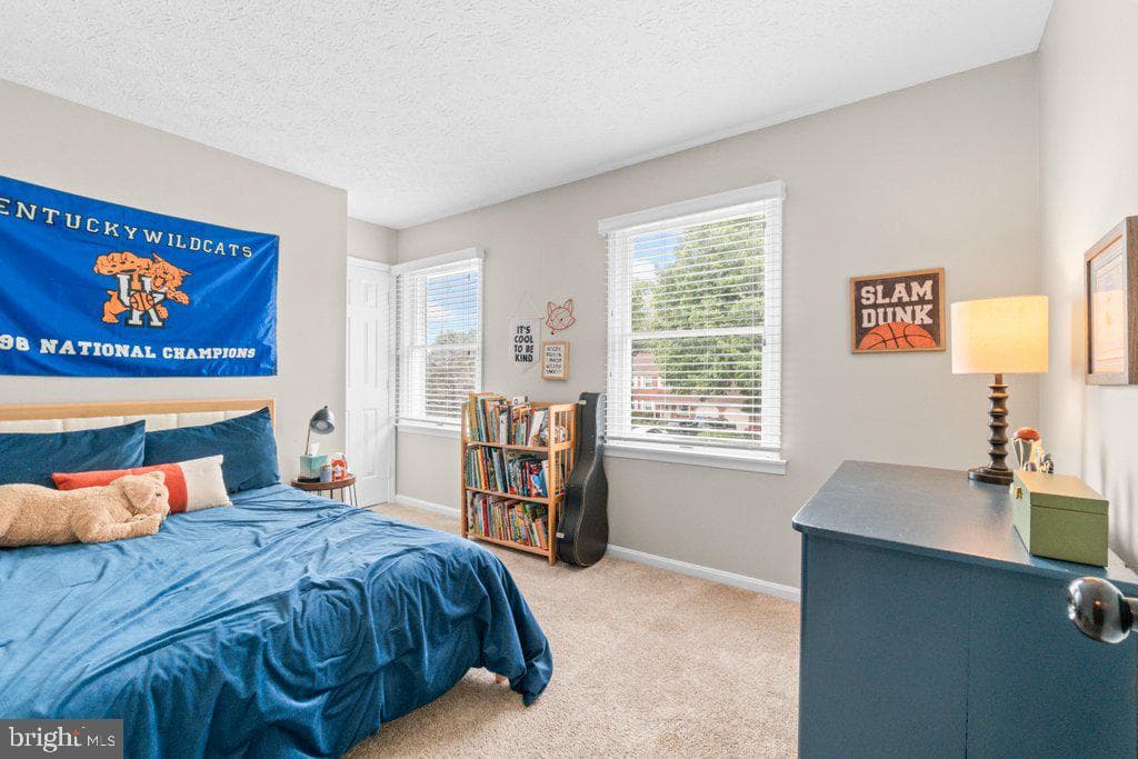 703 Macphail Court N photo 30