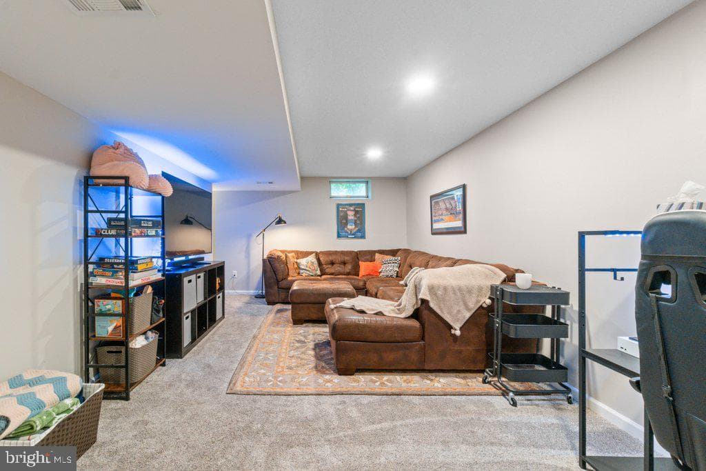 703 Macphail Court N photo 44