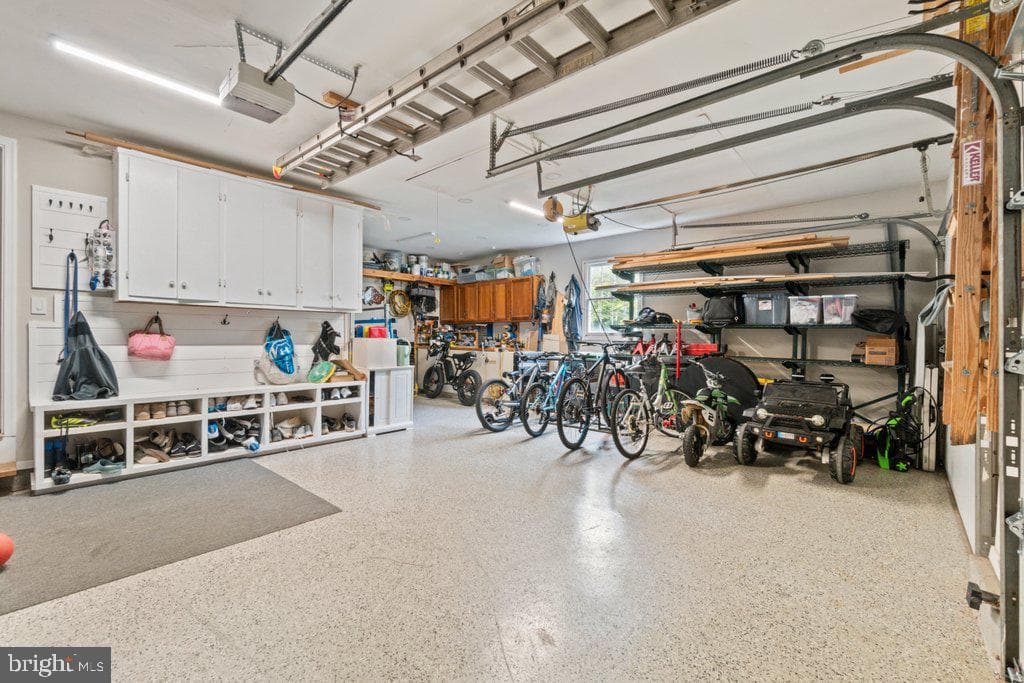 703 Macphail Court N photo 47