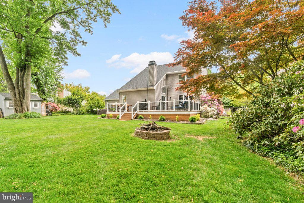 703 Macphail Court N photo 60