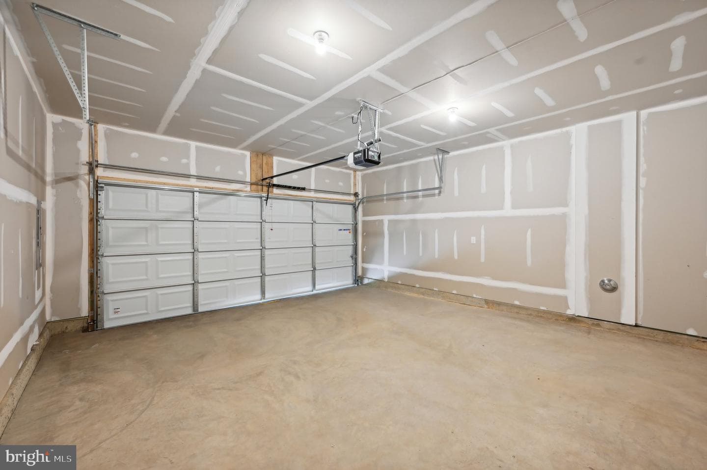 707 Managrass Drive photo 38