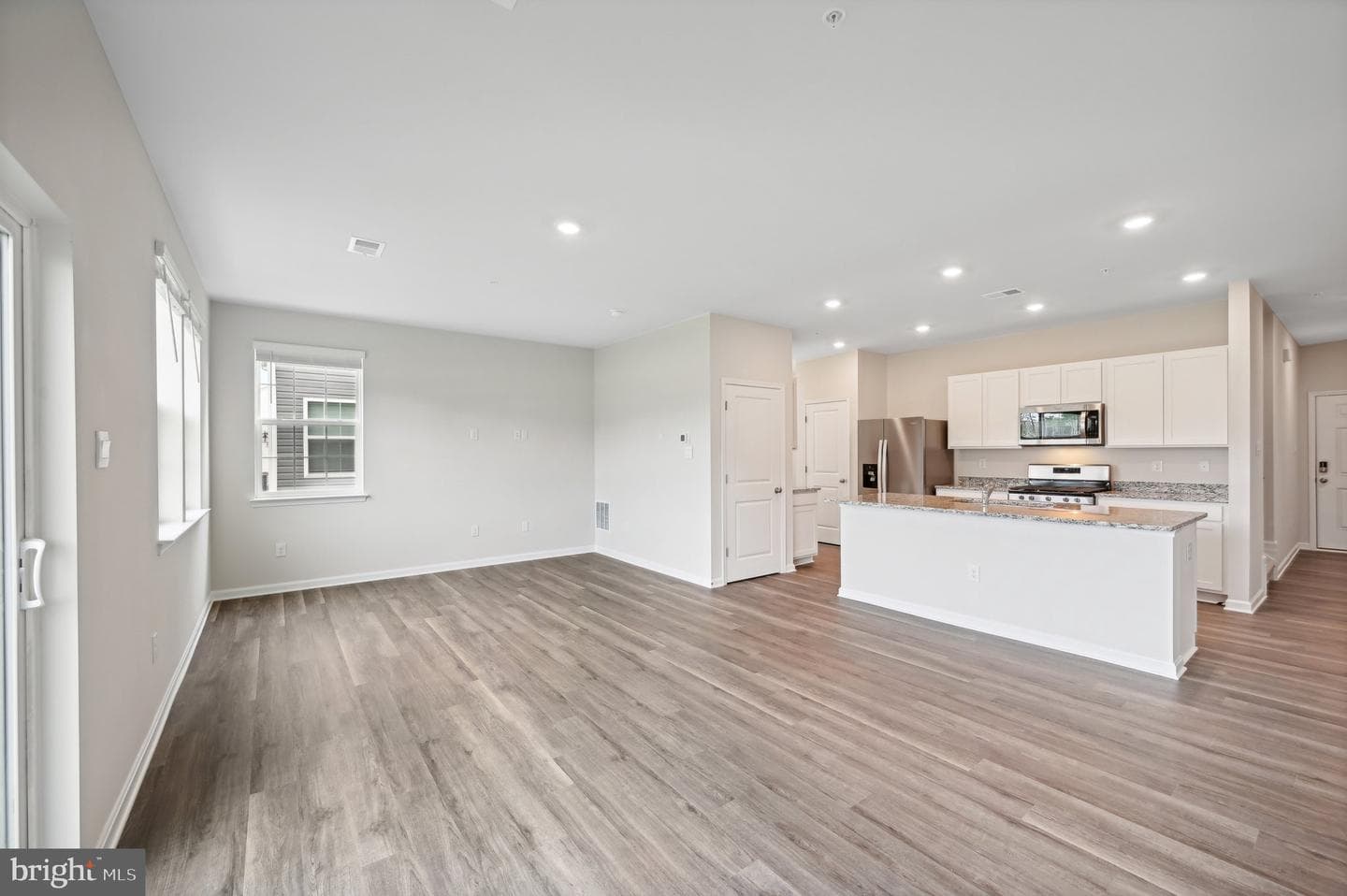 707 Managrass Drive photo 6