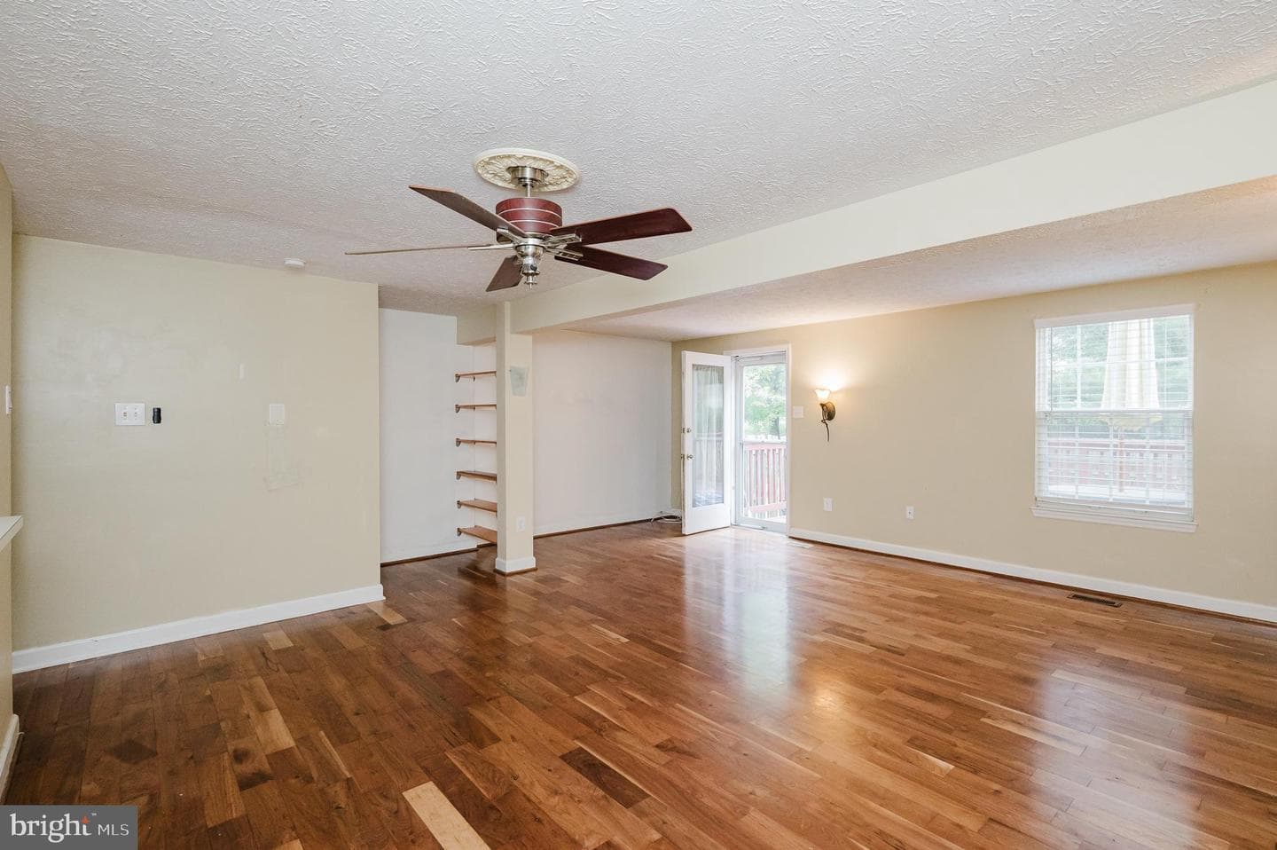 1829 Queen Anne Square photo 16