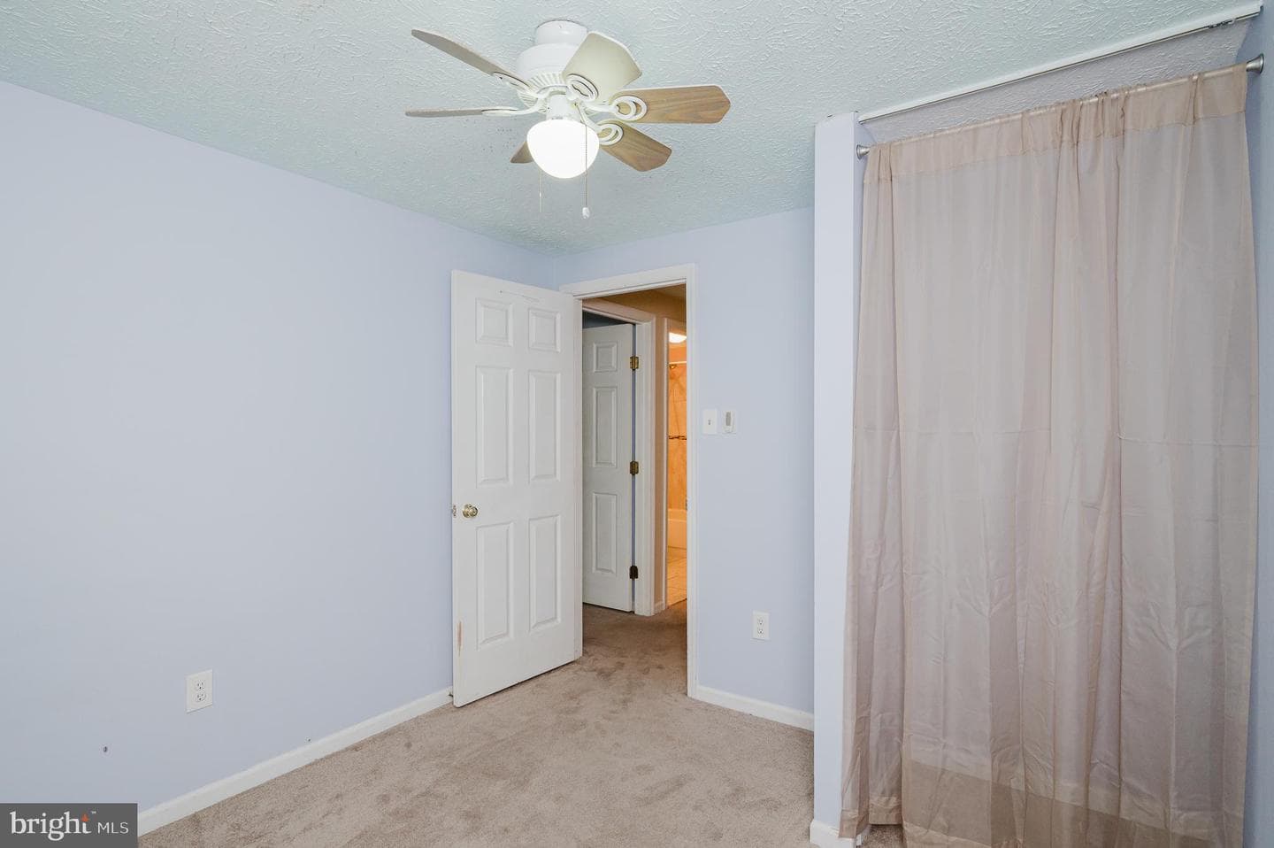 1829 Queen Anne Square photo 36