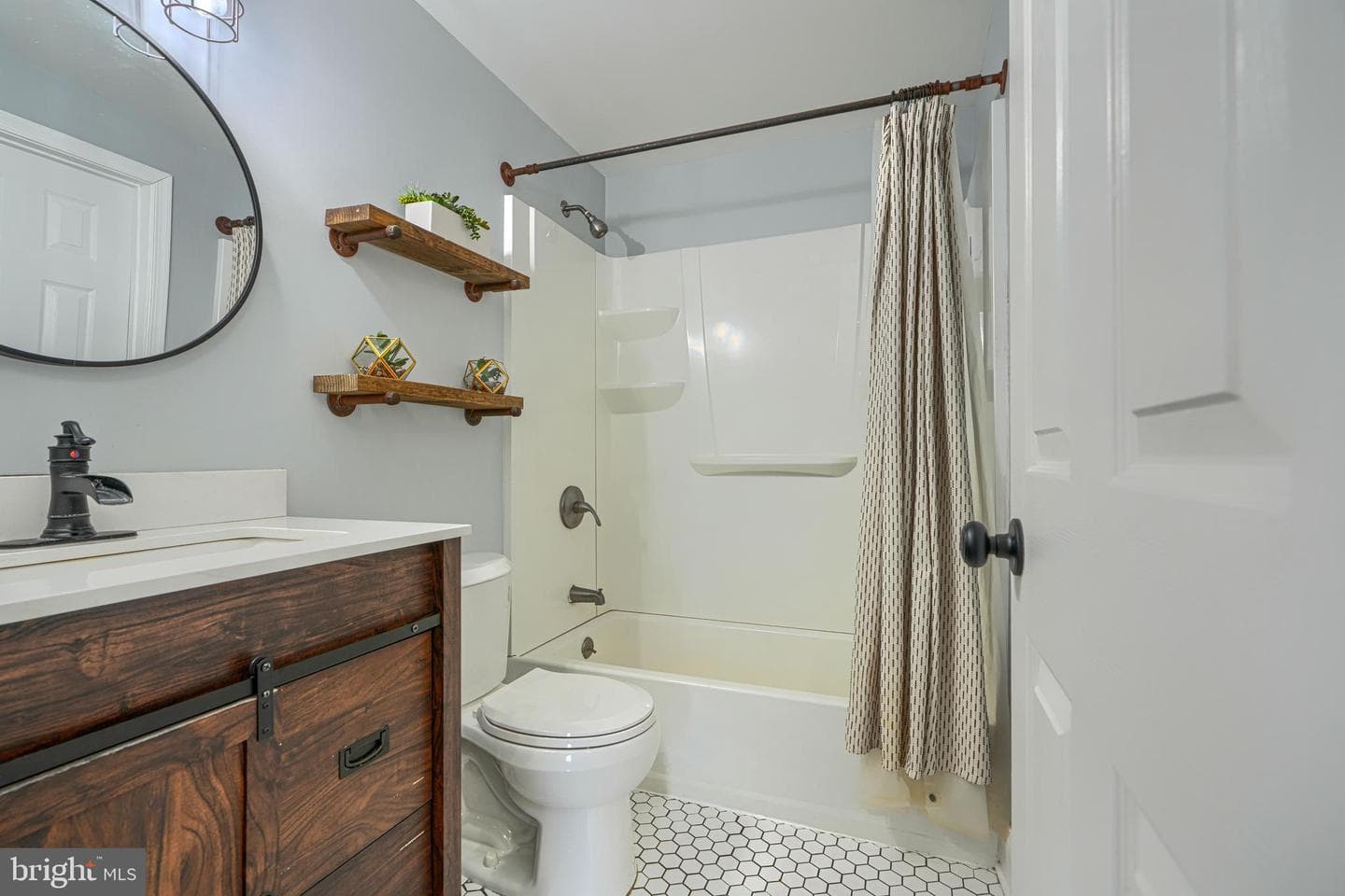 924 Edmund Street photo 15