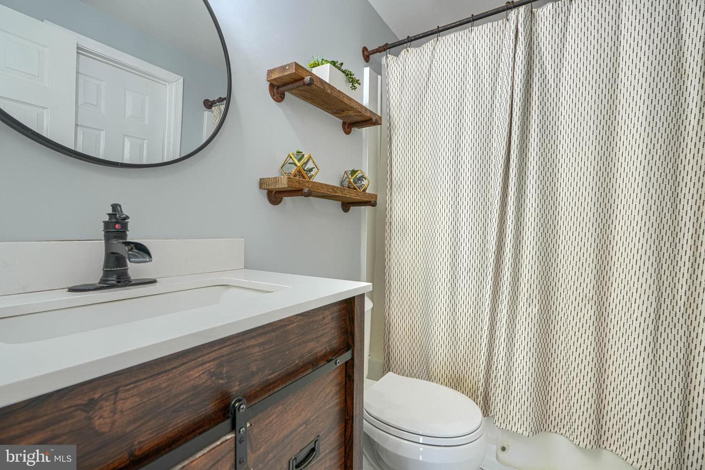 924 Edmund Street photo 16