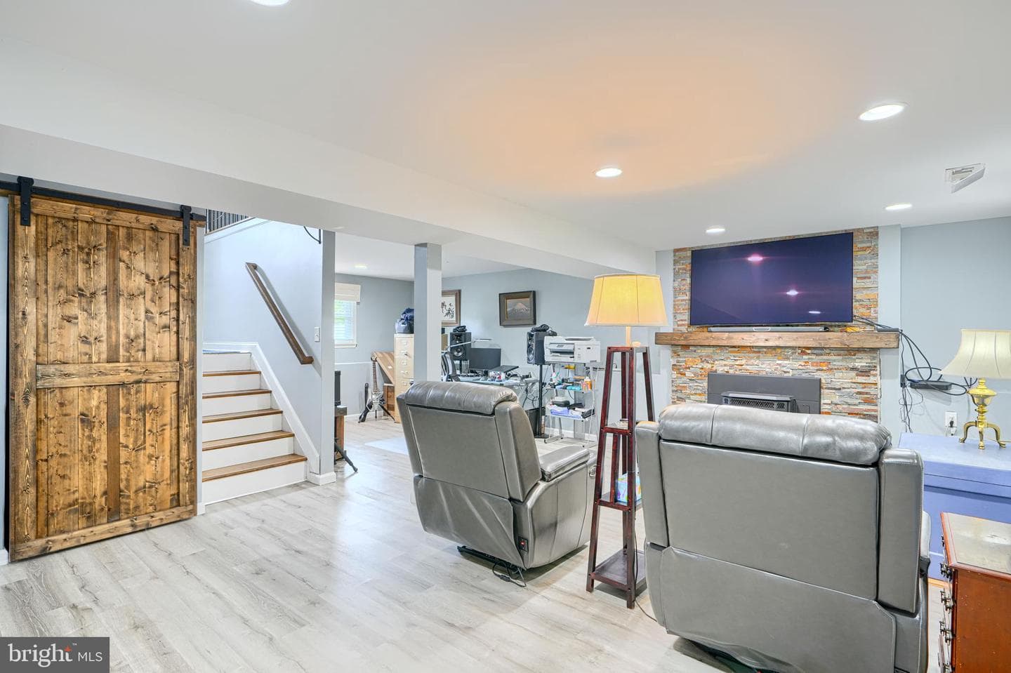924 Edmund Street photo 24