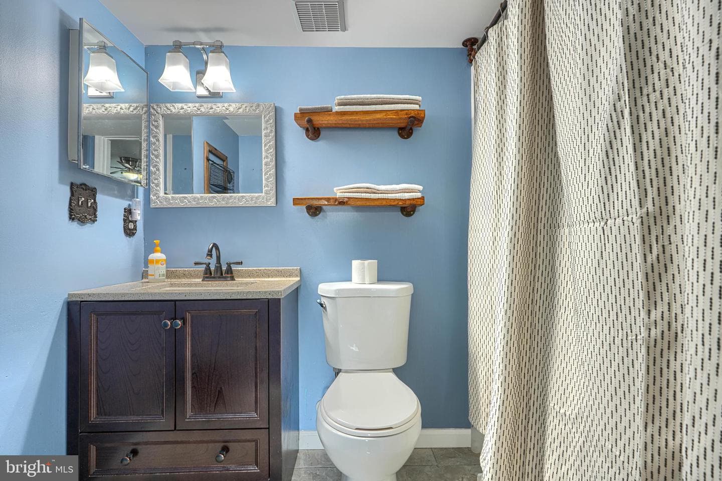 924 Edmund Street photo 31
