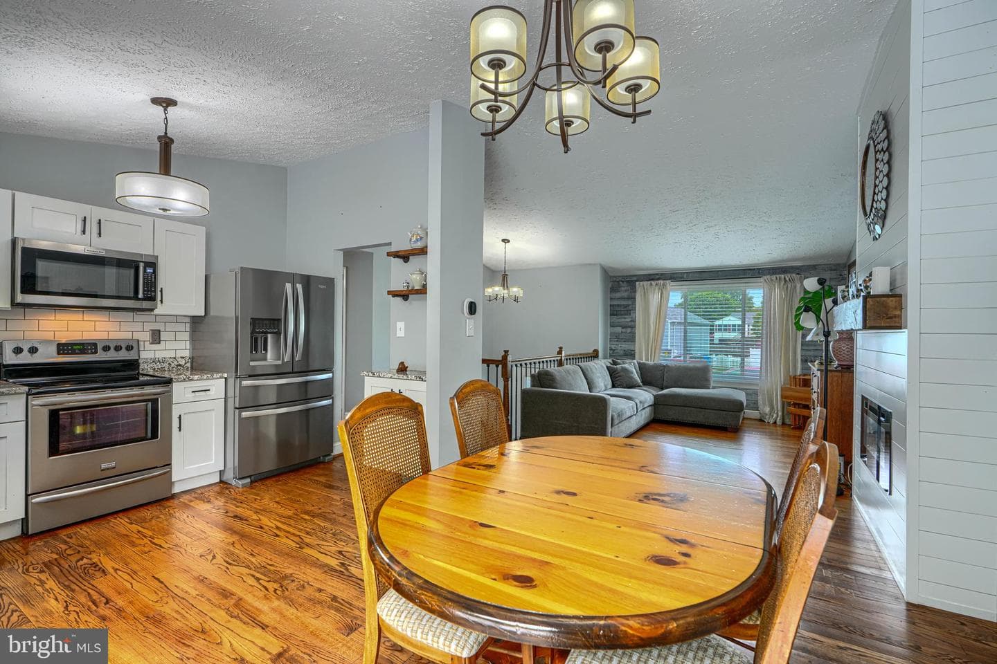 924 Edmund Street photo 6
