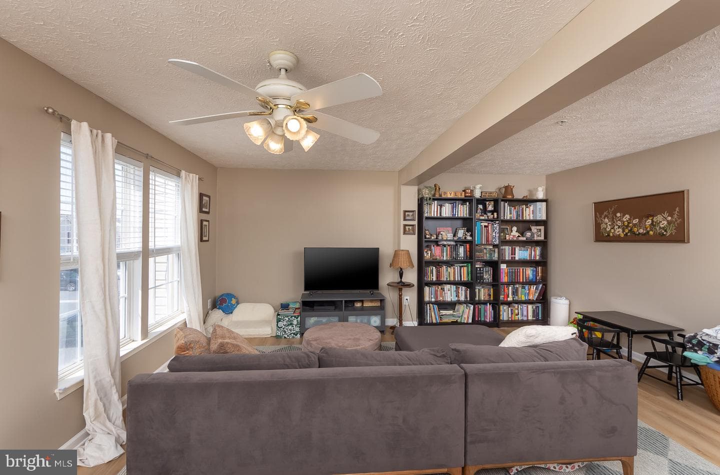 1069 Jeanett Way photo 12