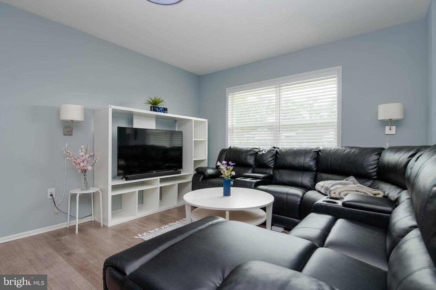 615 Wingleaf Court photo 3