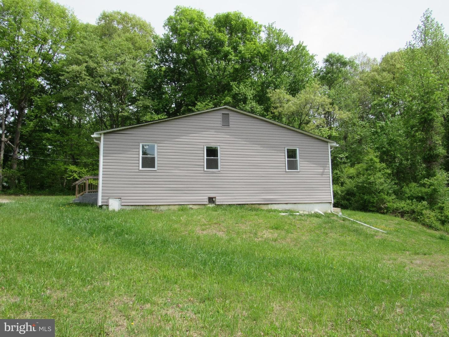 1533 Mitchell Lane photo 3