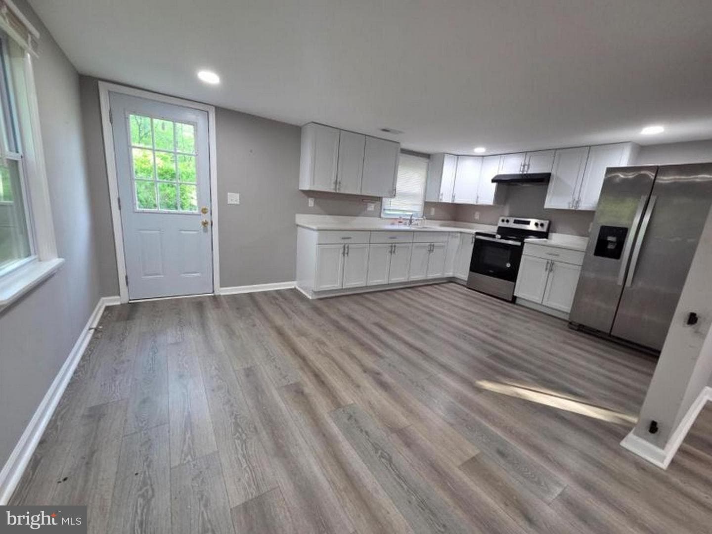 1533 Mitchell Lane photo 8