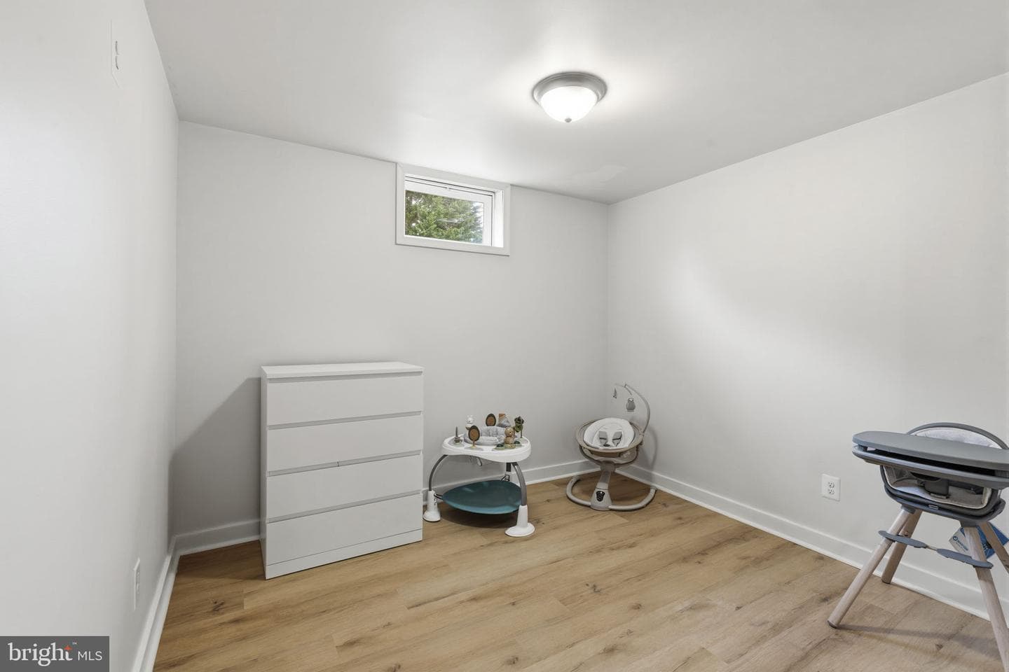 587 Kirkcaldy Way photo 33