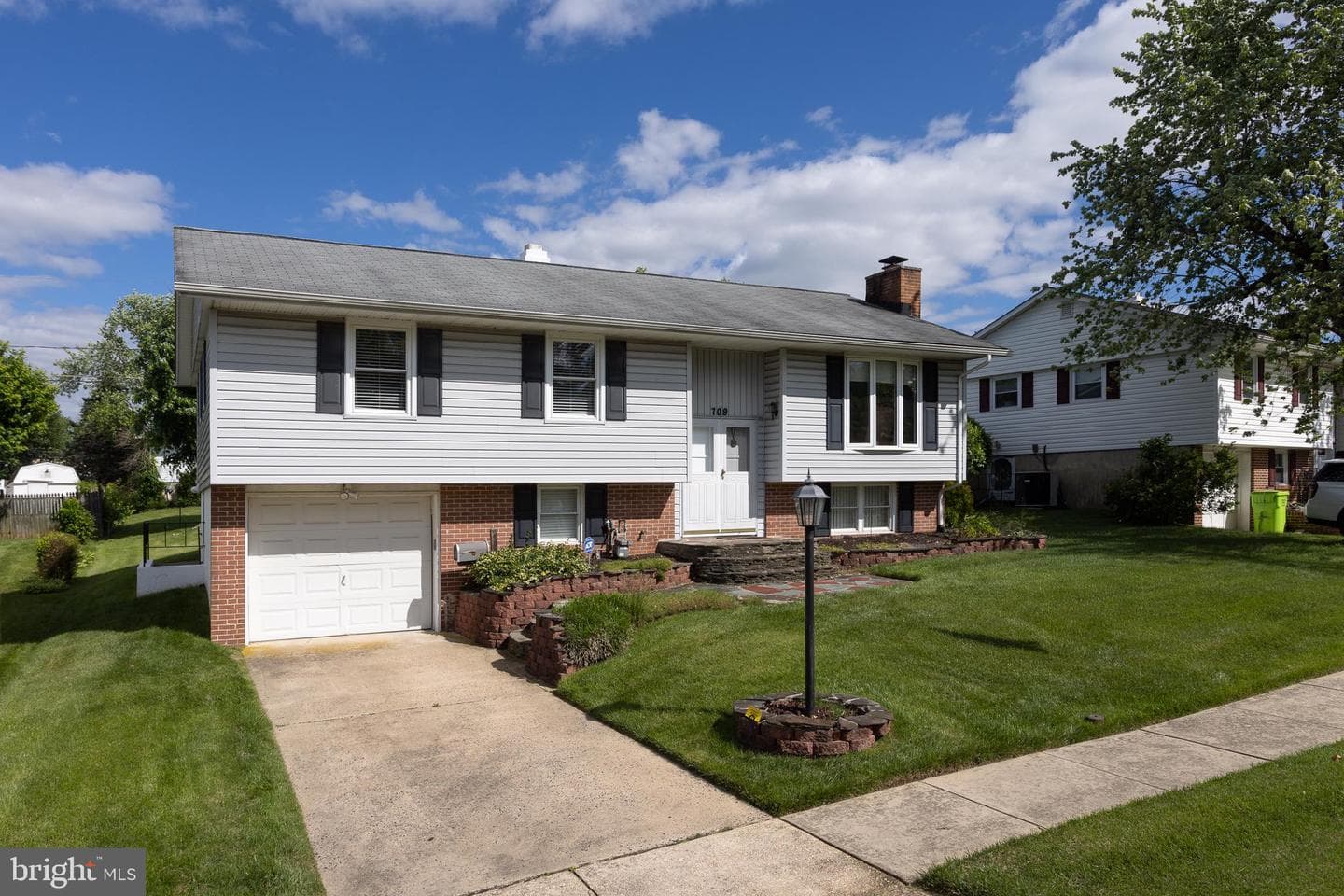 709 Bayberry Road photo 2