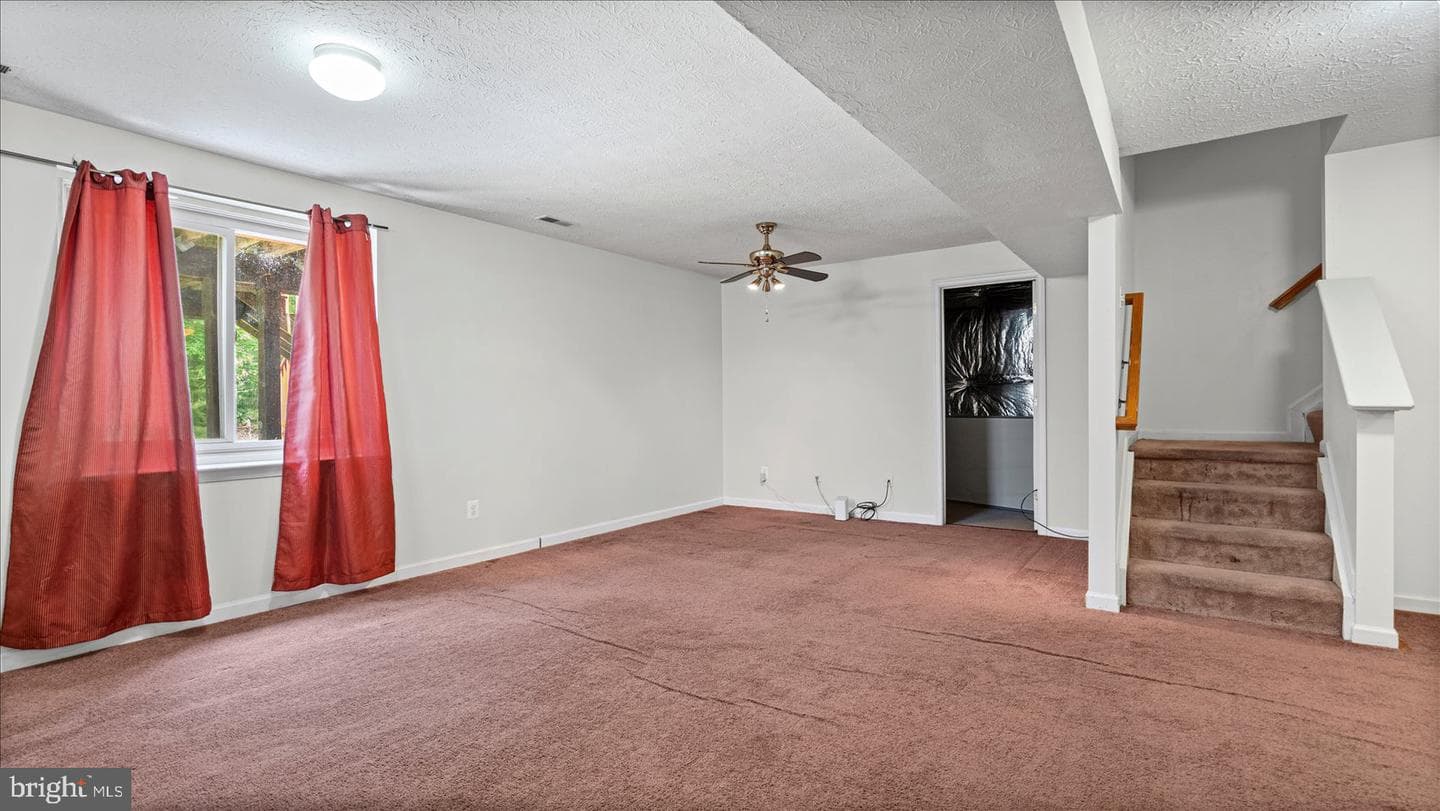 128 King James Circle photo 32