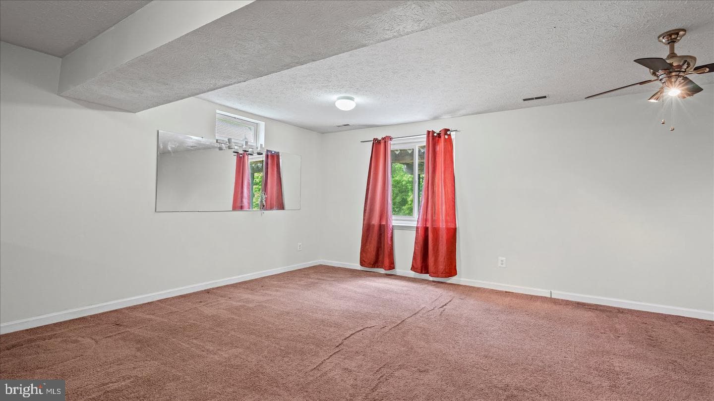 128 King James Circle photo 33