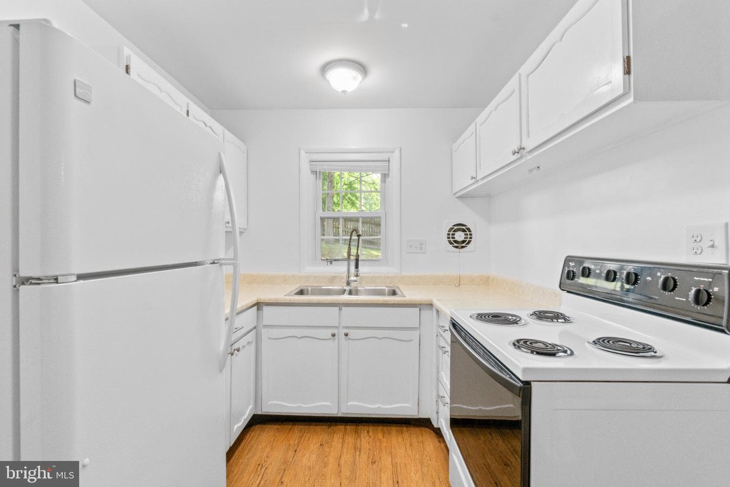 1017 Emmerick Drive photo 6