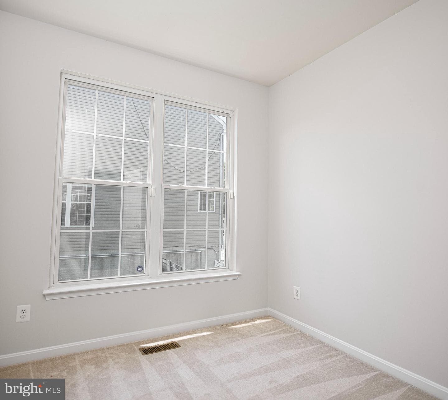436 Clydebank Drive photo 19