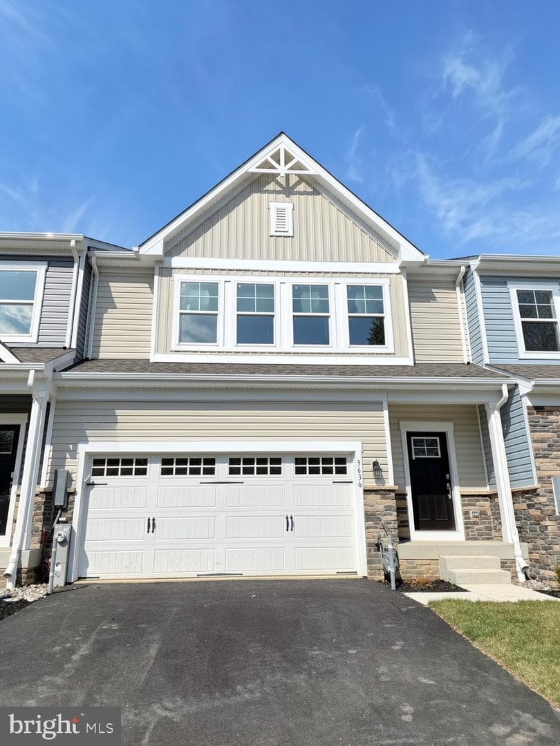 #142-3636 Dexter Court, Aberdeen