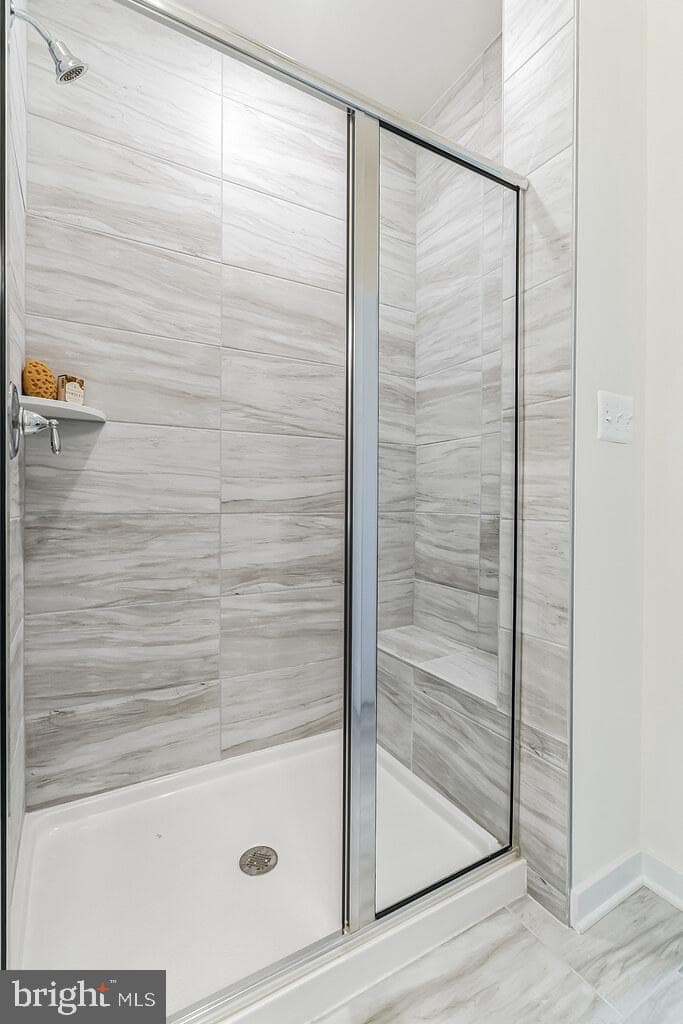 #142-3636 Dexter Court photo 3