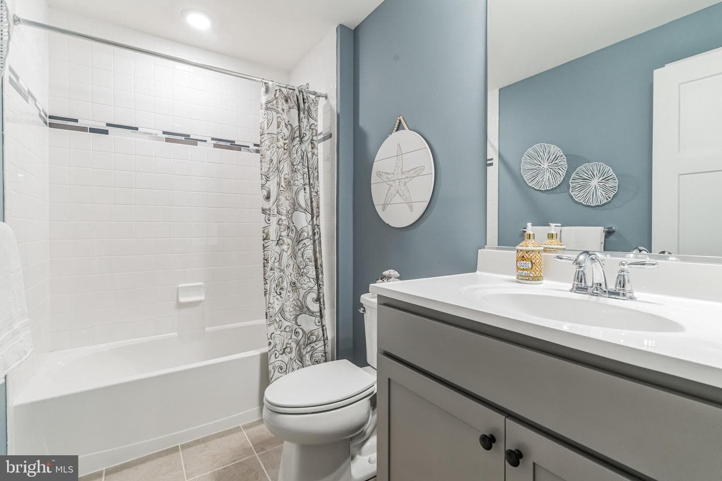 #142-3636 Dexter Court photo 5