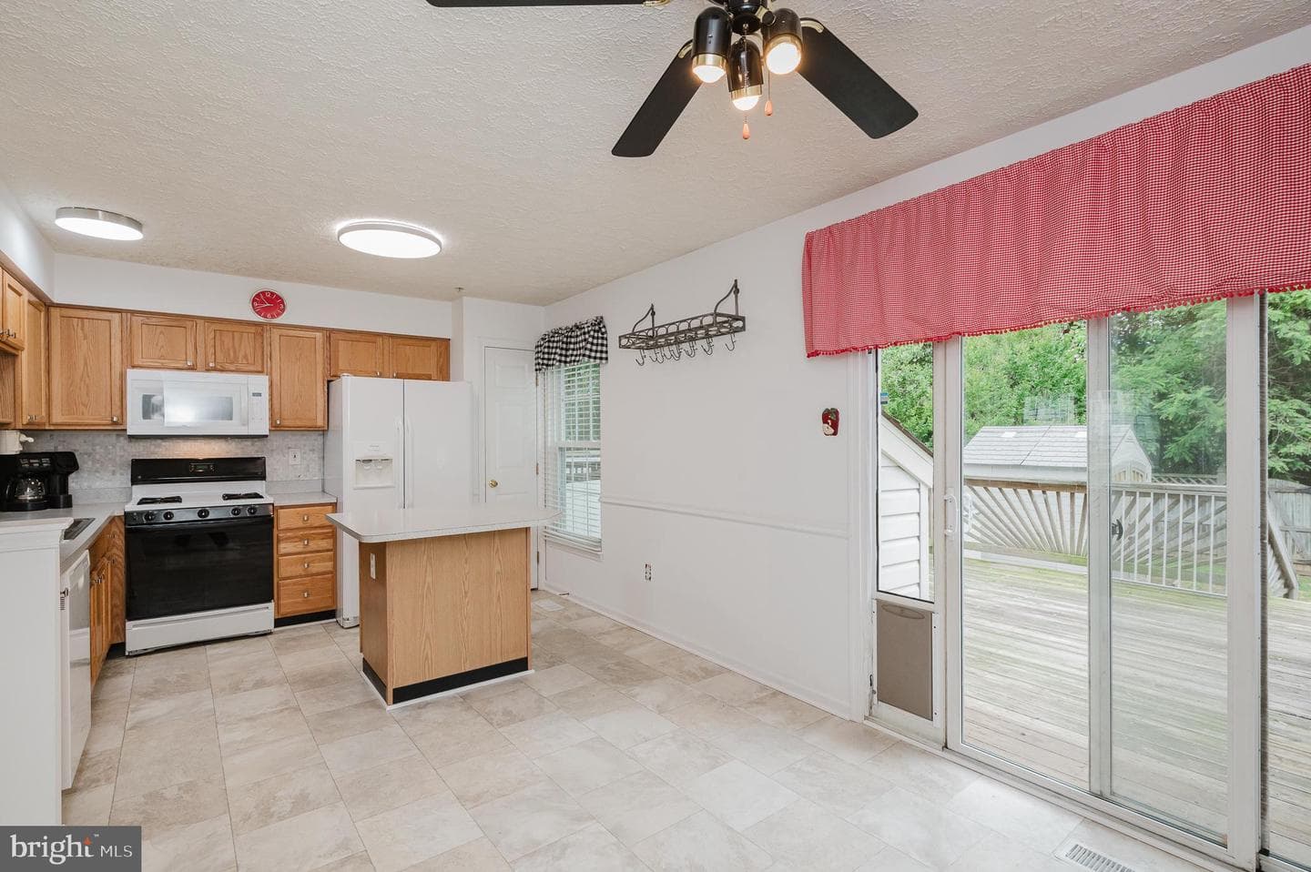 556 Macintosh Circle photo 10