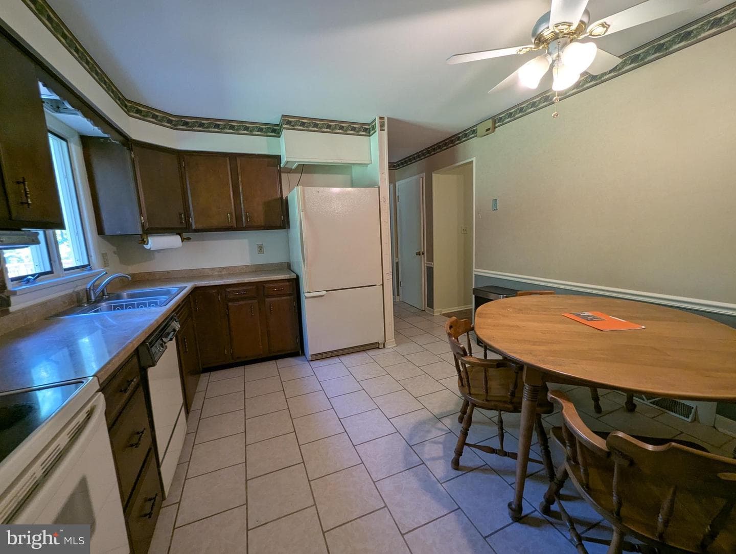 2408 Dixie Lane photo 5