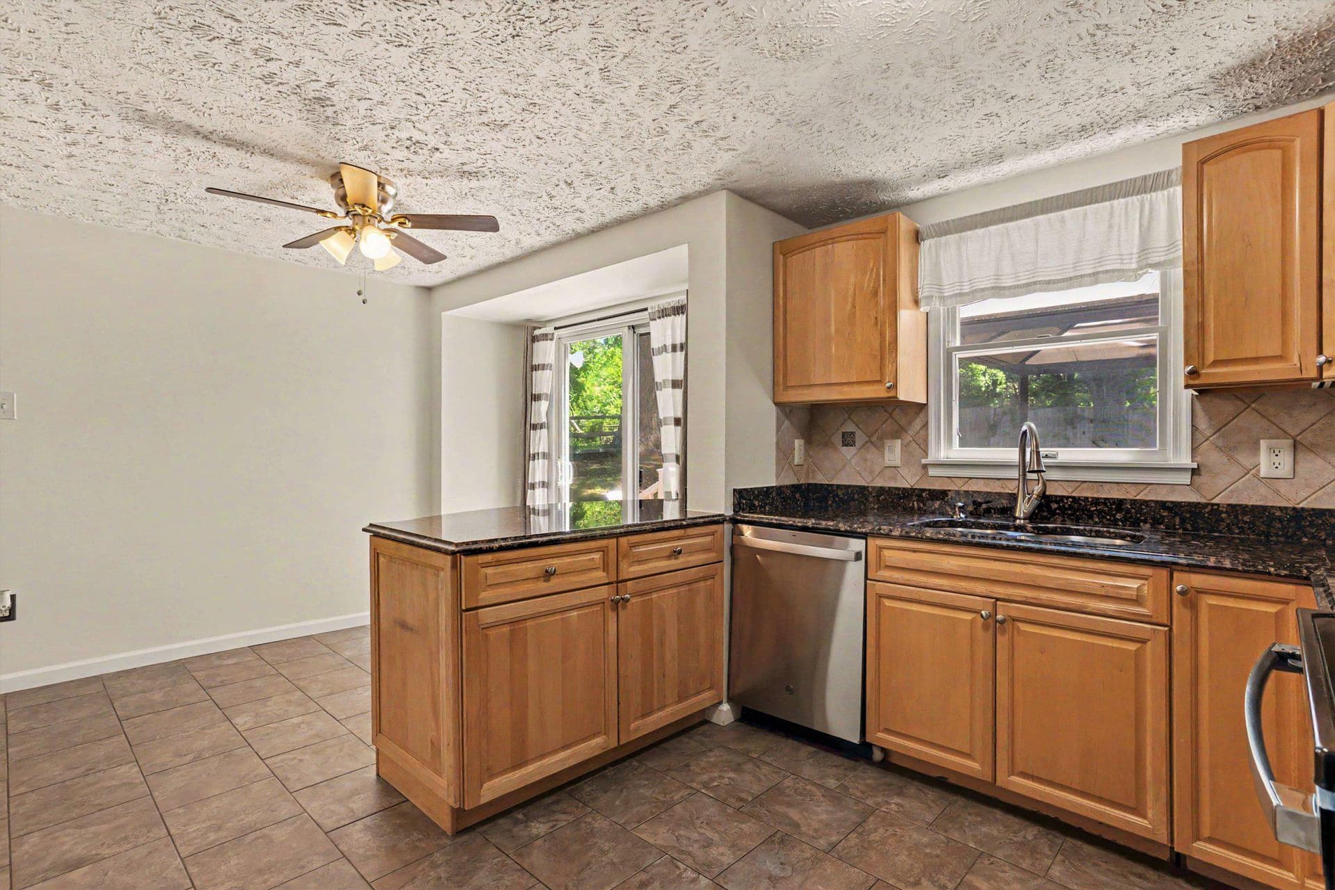 2987 Harrogate Way photo 8