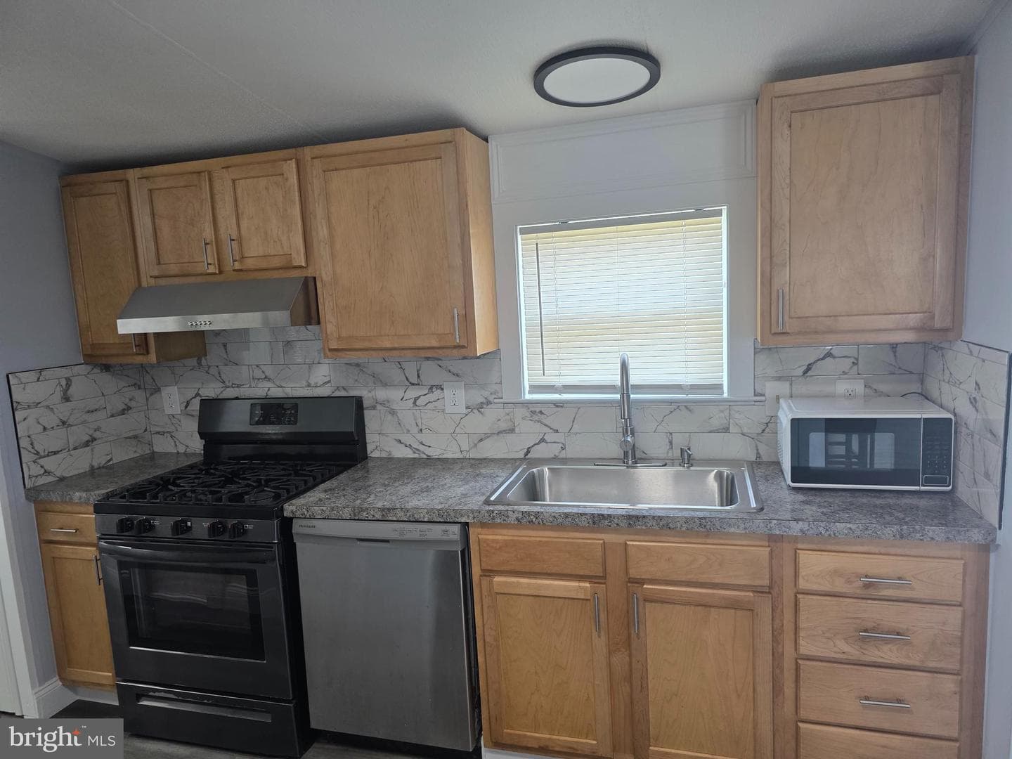 1824 Emily Drive photo 10
