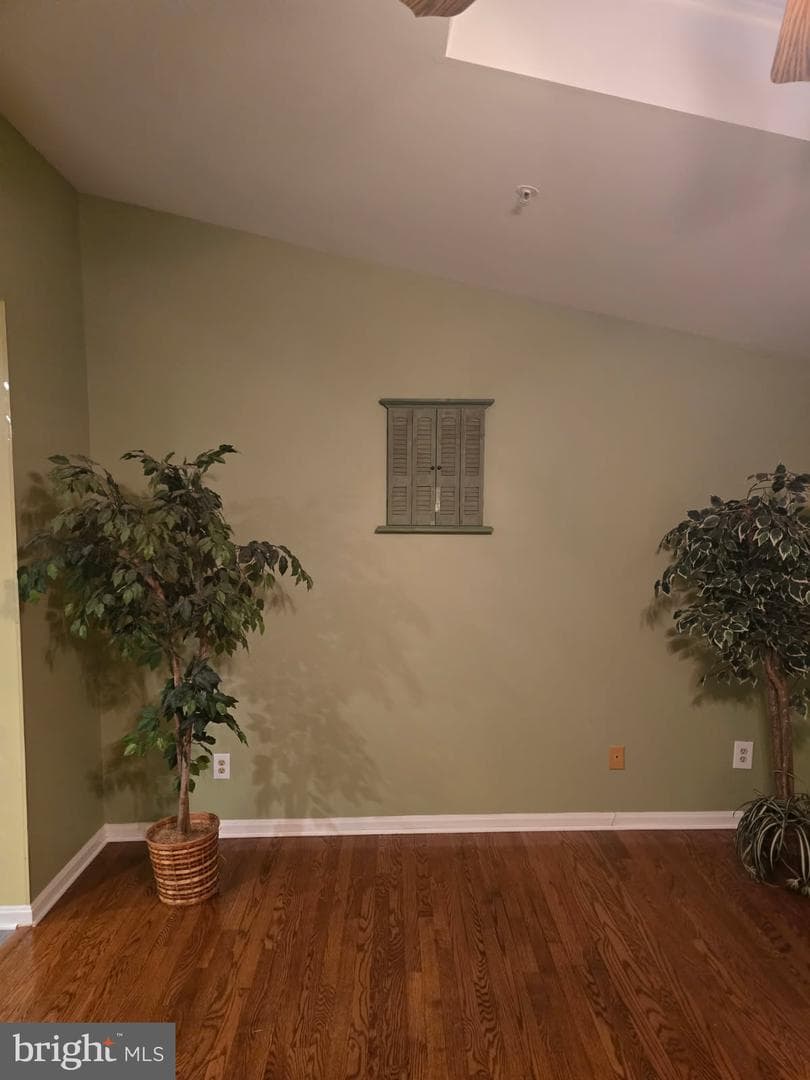 217 Ferring Court photo 16