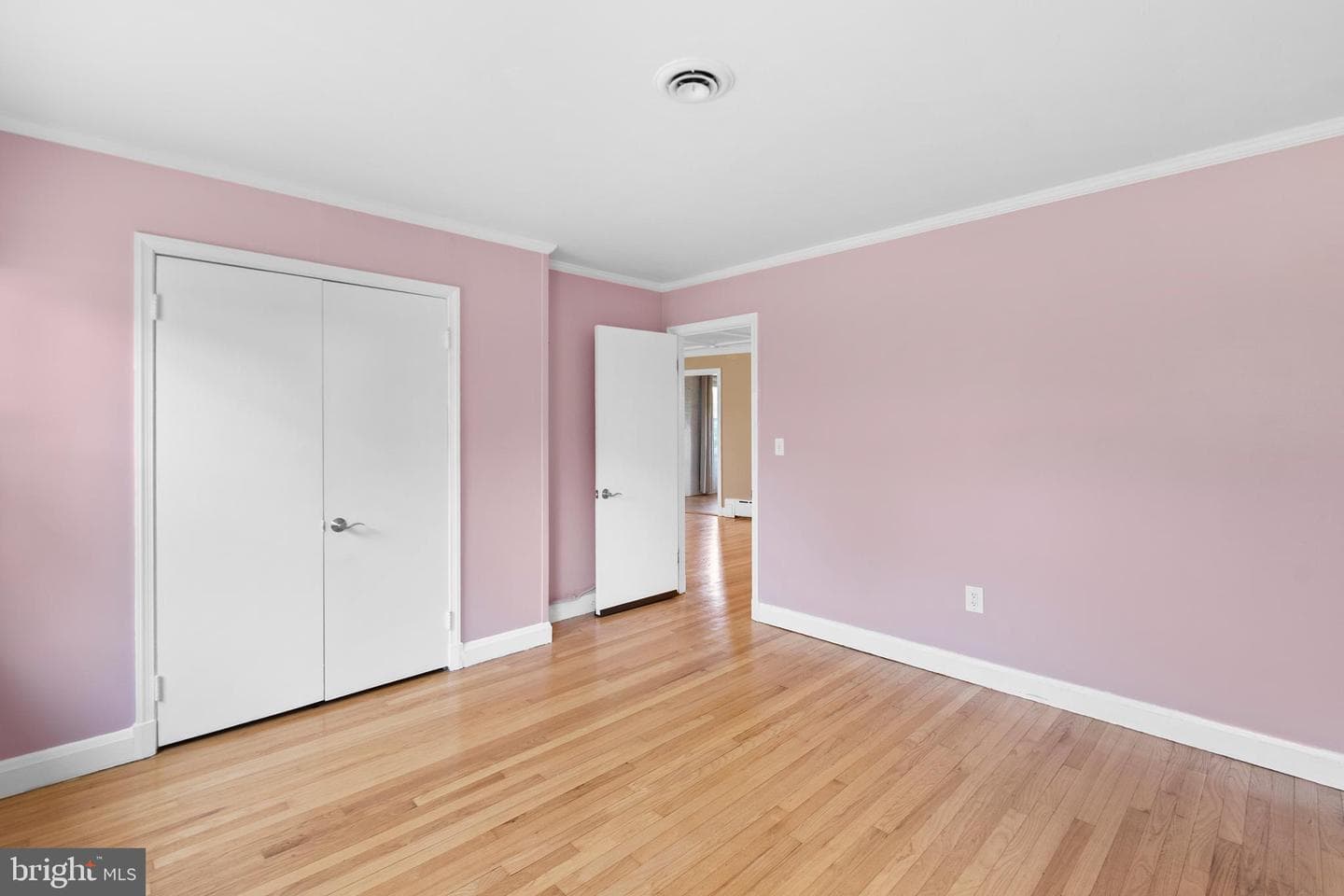 229 S Rogers Street photo 20