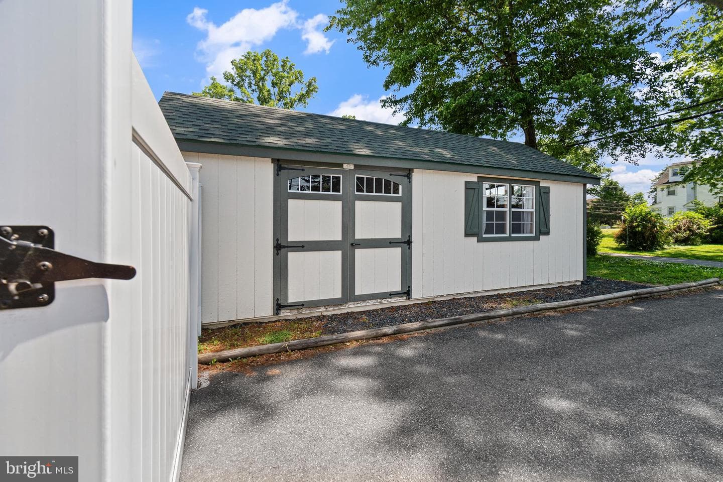 229 S Rogers Street photo 45